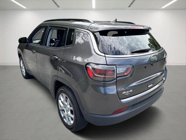 2022 Jeep Compass Latitude Lux 4x4