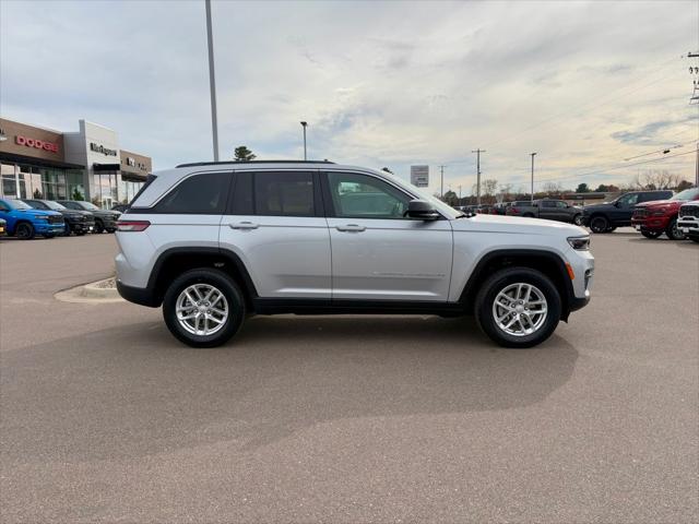 2025 Jeep Grand Cherokee GRAND CHEROKEE LAREDO X 4X4 2025 Jeep Grand Cherokee GRAND CHEROKEE LAREDO X 4X4