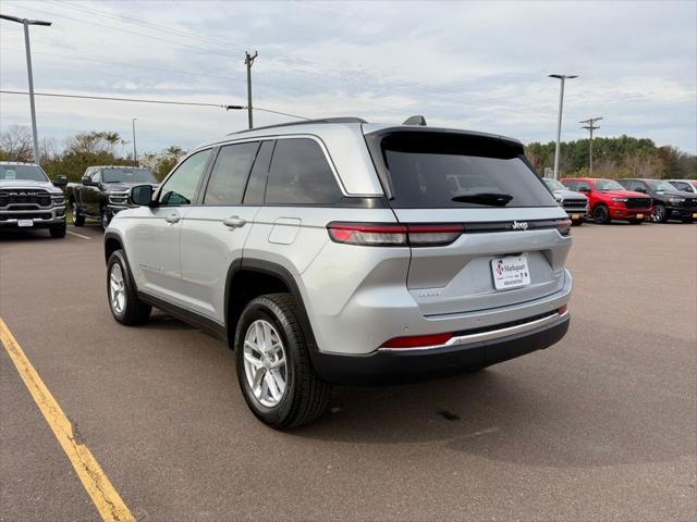 2025 Jeep Grand Cherokee GRAND CHEROKEE LAREDO X 4X4 2025 Jeep Grand Cherokee GRAND CHEROKEE LAREDO X 4X4