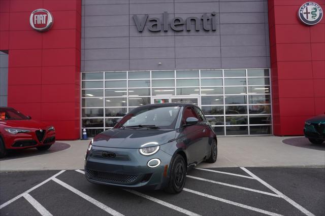 2025 Fiat FIAT 500e GIORGIO ARMANI Collectors Edition 2025 Fiat FIAT 500e GIORGIO ARMANI Collectors Edition