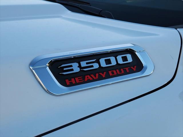 2026 RAM Ram 3500 RAM 3500 TRADESMAN CREW CAB 4X4 8 BOX