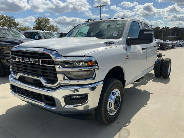 2026 RAM Ram 3500 Chassis Cab RAM 3500 TRADESMAN CREW CAB CHASSIS 4X4 60 CA 2026 RAM Ram 3500 Chassis Cab RAM 3500 TRADESMAN CREW CAB CHASSIS 4X4 60 CA