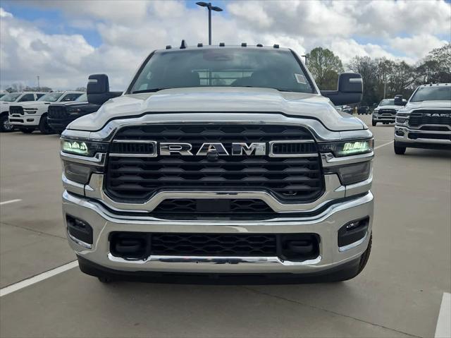 2026 RAM Ram 3500 Chassis Cab RAM 3500 TRADESMAN CREW CAB CHASSIS 4X4 60 CA