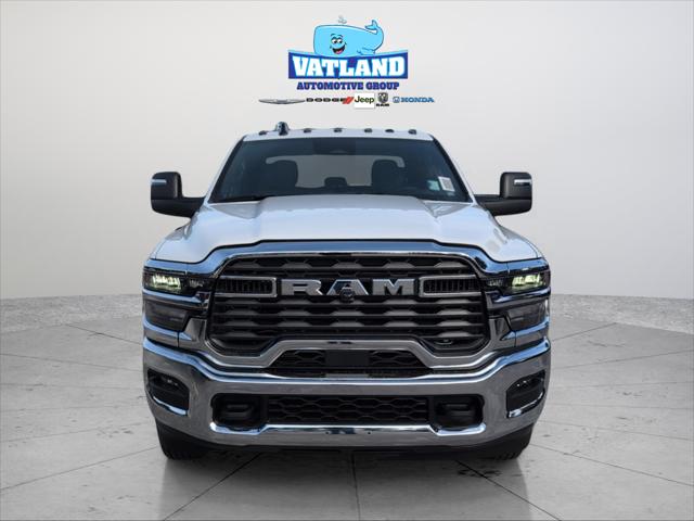 2026 RAM Ram 3500 Chassis Cab RAM 3500 TRADESMAN CREW CAB CHASSIS 4X4 60 CA