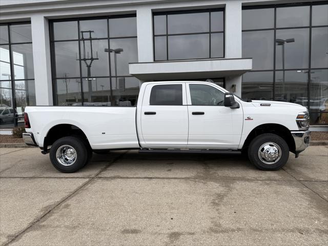 2026 RAM Ram 3500 RAM 3500 TRADESMAN CREW CAB 4X4 8 BOX