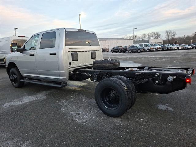 2026 RAM Ram 3500 Chassis Cab RAM 3500 TRADESMAN CREW CAB CHASSIS 4X4 60 CA 2026 RAM Ram 3500 Chassis Cab RAM 3500 TRADESMAN CREW CAB CHASSIS 4X4 60 CA