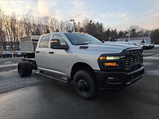 2026 RAM 3500 Chassis RAM 3500 TRADESMAN CREW CAB CHASSIS 4X4 60 CA