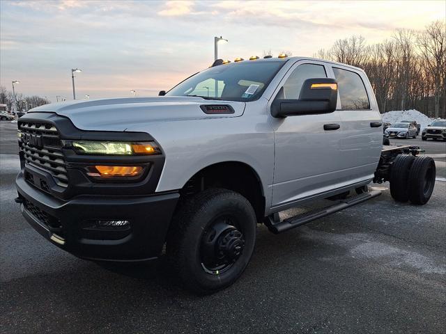 2026 RAM 3500 Chassis RAM 3500 TRADESMAN CREW CAB CHASSIS 4X4 60 CA