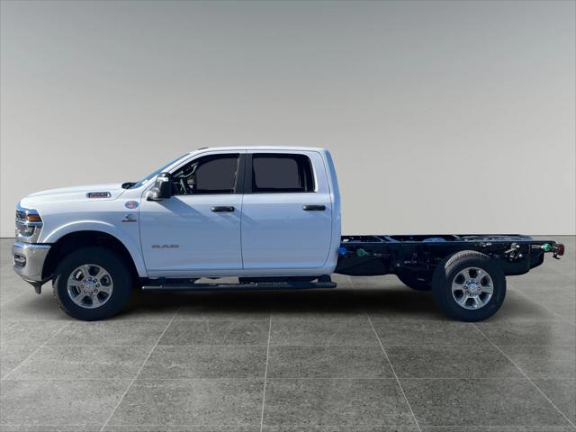 2026 RAM Ram 3500 Chassis Cab RAM 3500 BIG HORN CREW CAB CHASSIS 4X4 60 CA 2026 RAM Ram 3500 Chassis Cab RAM 3500 BIG HORN CREW CAB CHASSIS 4X4 60 CA