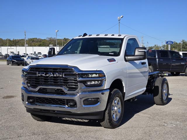2026 RAM Ram 3500 Chassis Cab RAM 3500 TRADESMAN CHASSIS REGULAR CAB 4X4 60 CA 2026 RAM Ram 3500 Chassis Cab RAM 3500 TRADESMAN CHASSIS REGULAR CAB 4X4 60 CA