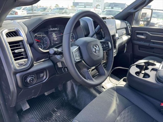 2026 RAM Ram 5500 Chassis Cab RAM 5500 BIG HORN CHASSIS CREW CAB 4X4 84 CA