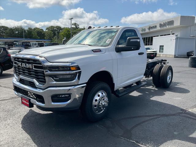 2026 RAM 3500 Chassis RAM 3500 TRADESMAN CHASSIS REGULAR CAB 4X4 60 CA