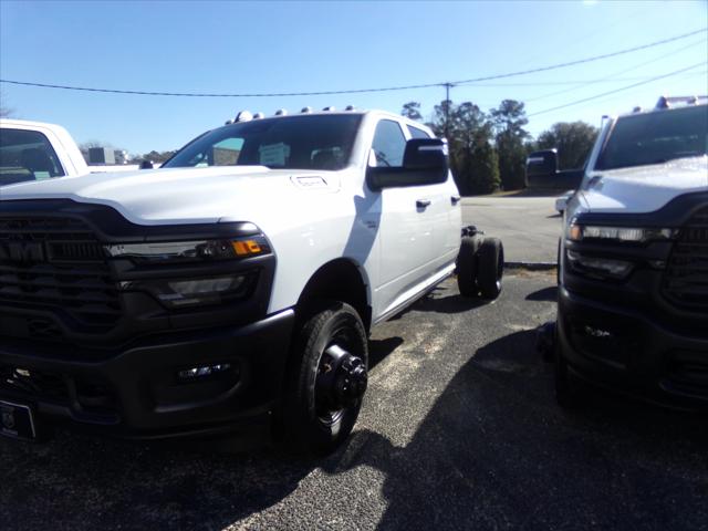 2026 RAM Ram 3500 Chassis Cab RAM 3500 TRADESMAN CREW CAB CHASSIS 4X4 60 CA 2026 RAM Ram 3500 Chassis Cab RAM 3500 TRADESMAN CREW CAB CHASSIS 4X4 60 CA