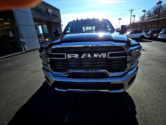2026 RAM Ram 3500 RAM 3500 TRADESMAN CREW CAB 4X4 8 BOX