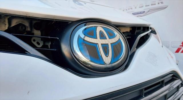 2022 Toyota Camry LE Hybrid