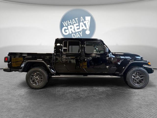2025 Jeep Gladiator GLADIATOR SPORT S 4X4 2025 Jeep Gladiator GLADIATOR SPORT S 4X4