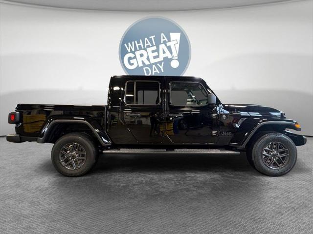 2025 Jeep Gladiator GLADIATOR SPORT S 4X4