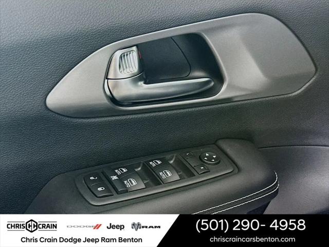 2026 Chrysler Voyager LX