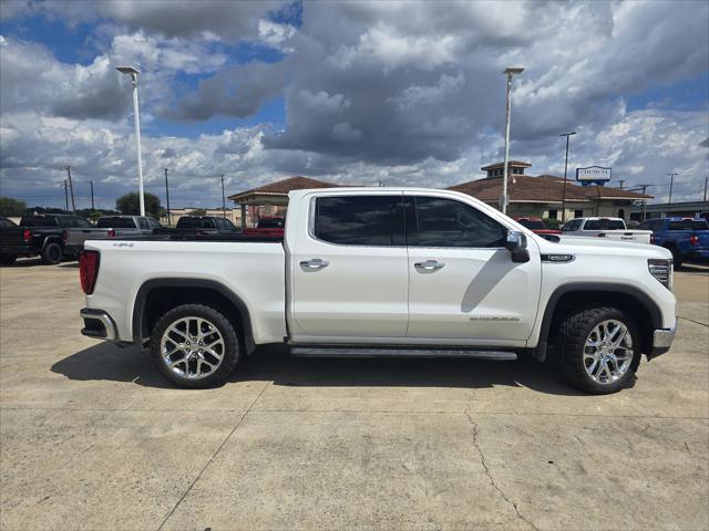 2022 GMC Sierra 1500 4WD Crew Cab Short Box SLT