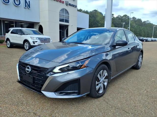 2025 Nissan Altima S FWD