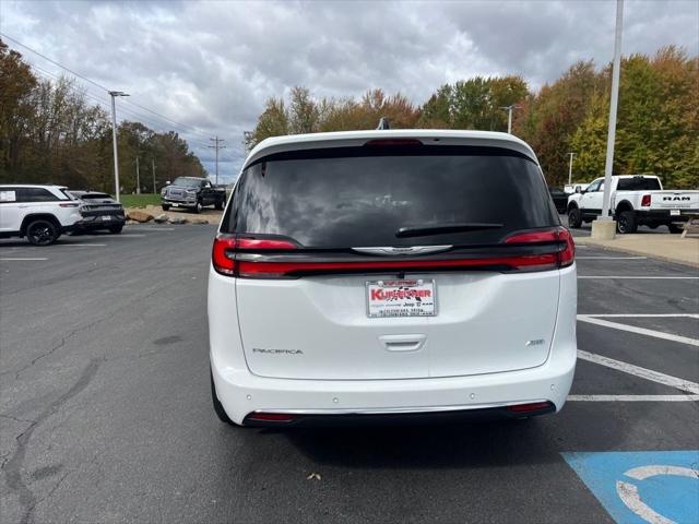 2026 Chrysler Pacifica PACIFICA SELECT AWD 2026 Chrysler Pacifica PACIFICA SELECT AWD