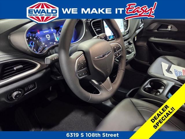 2026 Chrysler Pacifica PACIFICA SELECT AWD