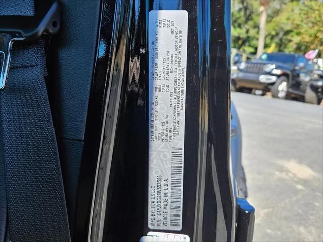 2025 Jeep Wrangler 4-Door Summit 4x4
