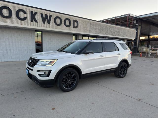 2017 Ford Explorer XLT 2017 Ford Explorer XLT