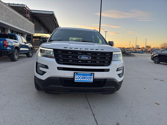 2017 Ford Explorer XLT 2017 Ford Explorer XLT
