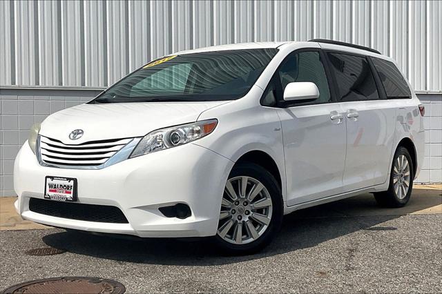 2017 Toyota Sienna LE 7 Passenger