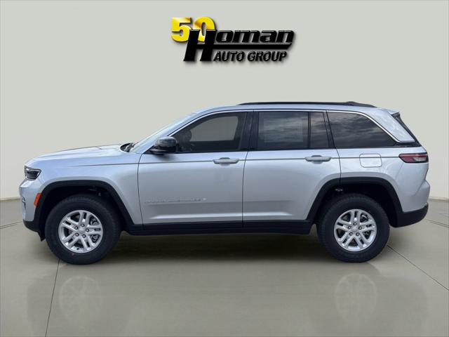 2025 Jeep Grand Cherokee GRAND CHEROKEE LAREDO 4X4