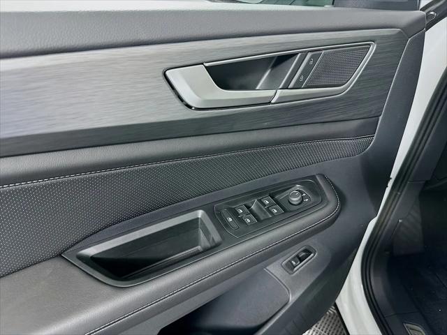 2026 Volkswagen Atlas Cross Sport SE with Technology