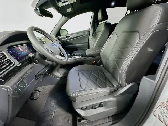 2026 Volkswagen Atlas Cross Sport SE with Technology
