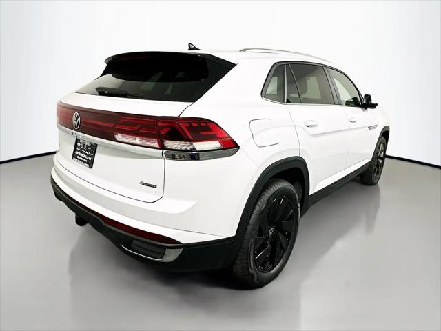 2026 Volkswagen Atlas Cross Sport SE with Technology