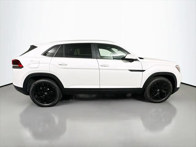 2026 Volkswagen Atlas Cross Sport SE with Technology