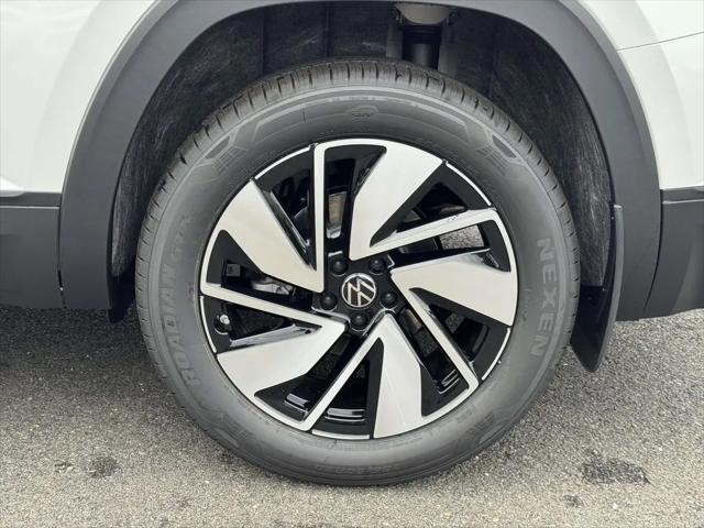 2026 Volkswagen Atlas SE with Technology