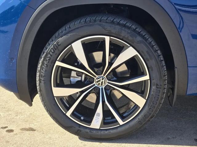 2026 Volkswagen Atlas Cross Sport SEL Premium R-Line