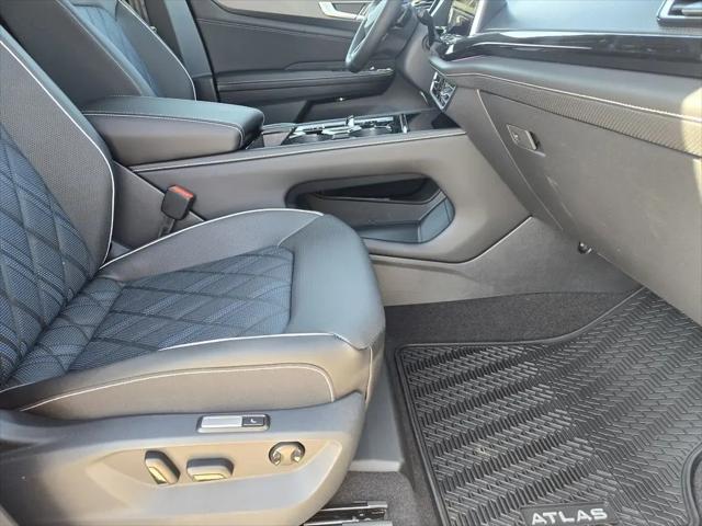 2026 Volkswagen Atlas Cross Sport SEL Premium R-Line