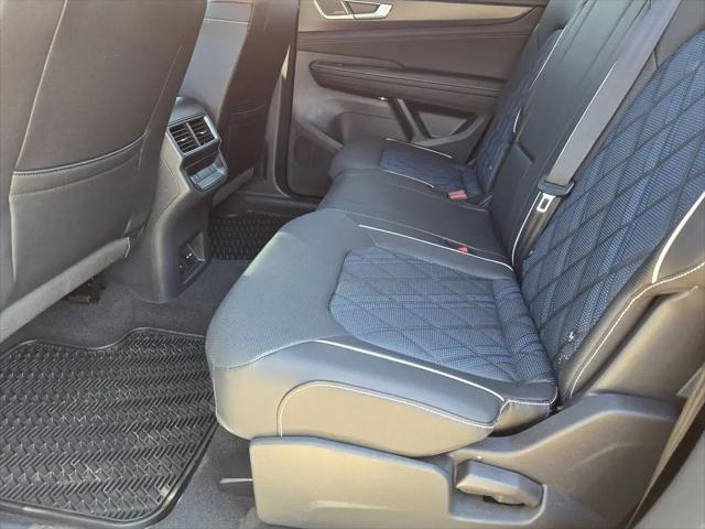 2026 Volkswagen Atlas Cross Sport SEL Premium R-Line