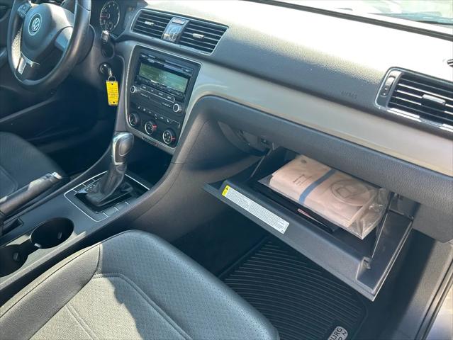 2014 Volkswagen Passat 1.8T Wolfsburg Edition