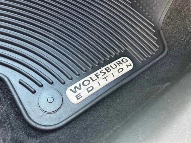 2014 Volkswagen Passat 1.8T Wolfsburg Edition