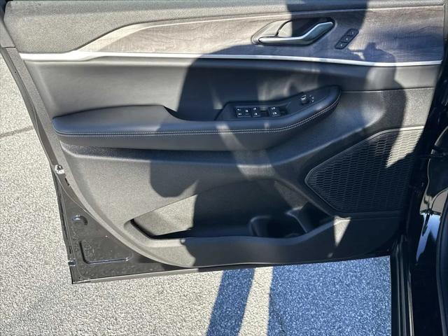 2025 Jeep Grand Cherokee L Limited 4x2