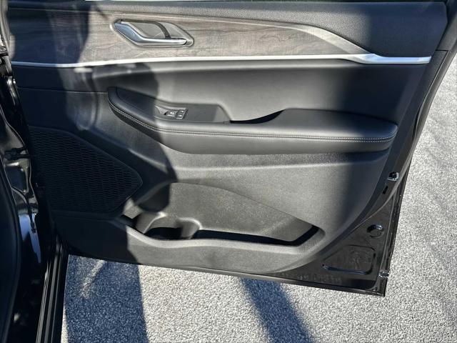 2025 Jeep Grand Cherokee L Limited 4x2