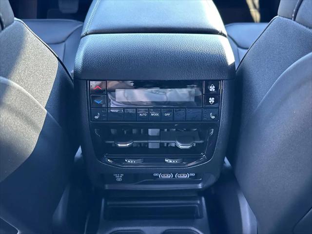 2025 Jeep Grand Cherokee L Limited 4x2
