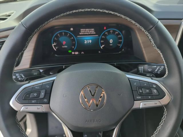 2026 Volkswagen Atlas SE with Technology