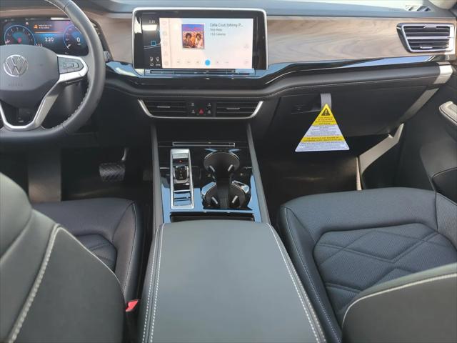 2026 Volkswagen Atlas SE with Technology