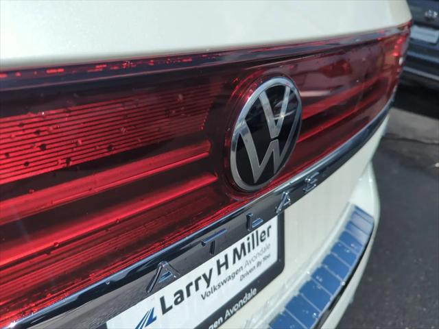 2026 Volkswagen Atlas SE with Technology