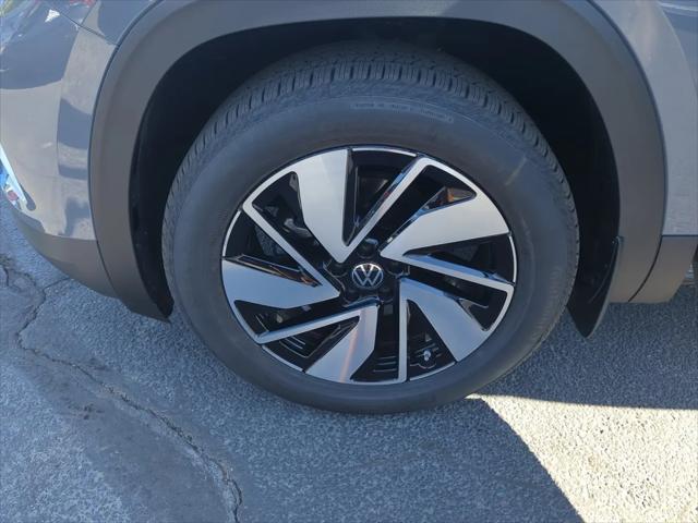 2026 Volkswagen Atlas SE with Technology
