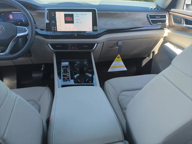 2026 Volkswagen Atlas SE with Technology