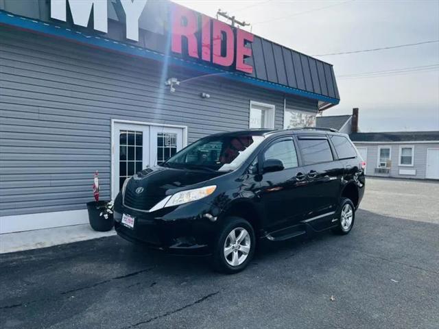 2014 Toyota Sienna LE V6 7 Passenger Mobility